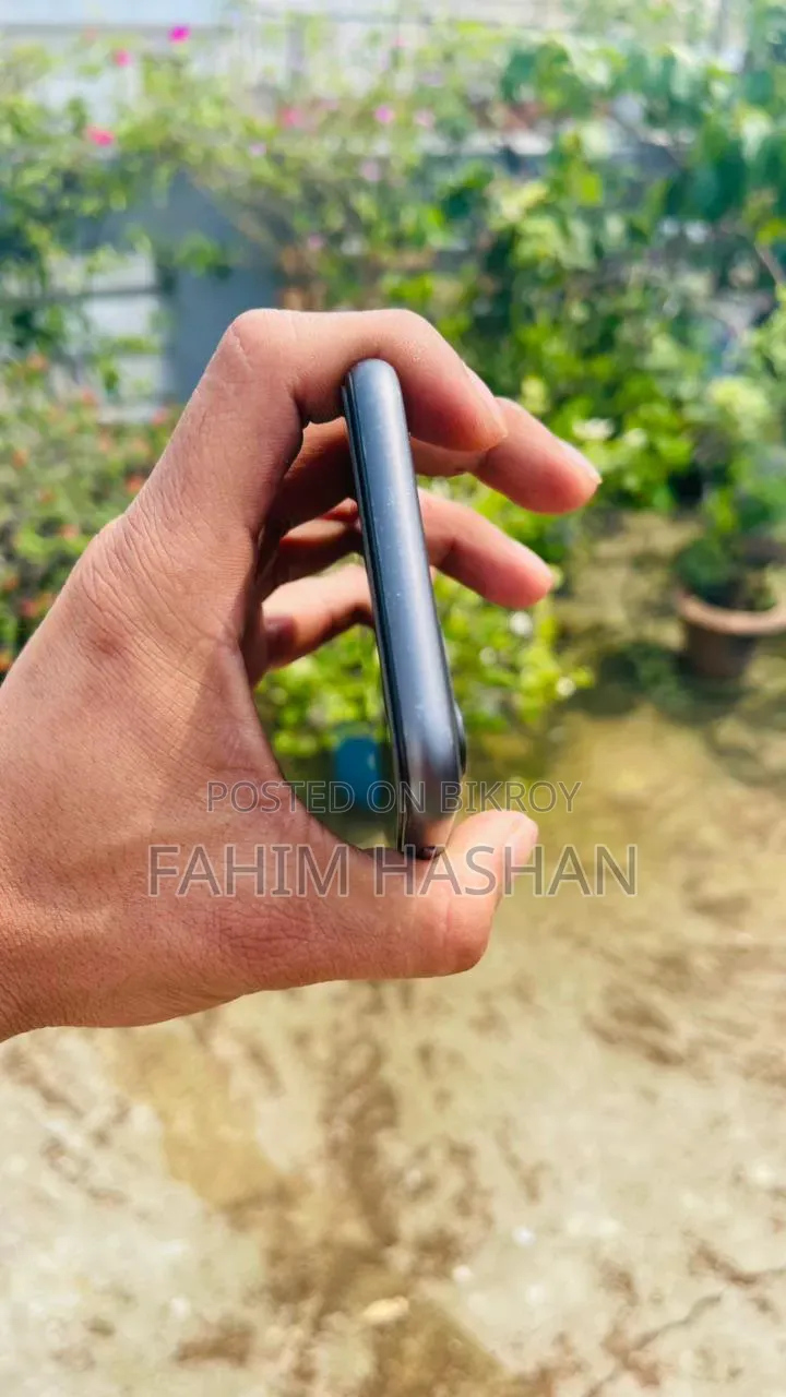 New Apple iPhone 11 64 GB Black
