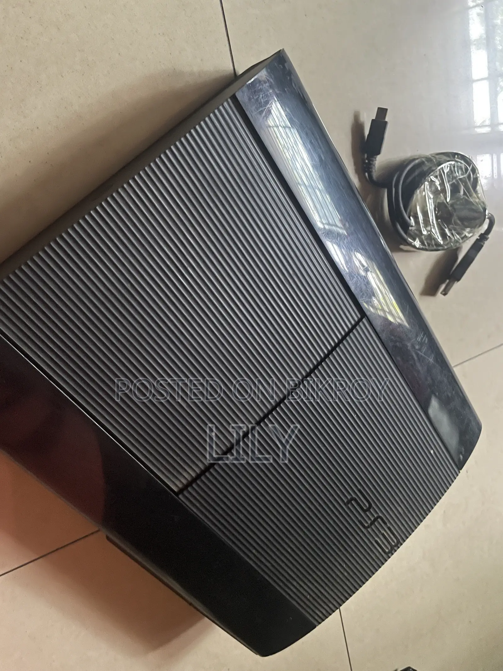 প্লেস্টেশন ৩ সুপার স্লিম কনসোল (বর্ণনা পড়ুন)