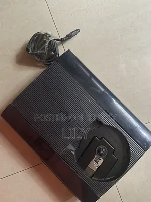 প্লেস্টেশন ৩ সুপার স্লিম কনসোল (বর্ণনা পড়ুন)