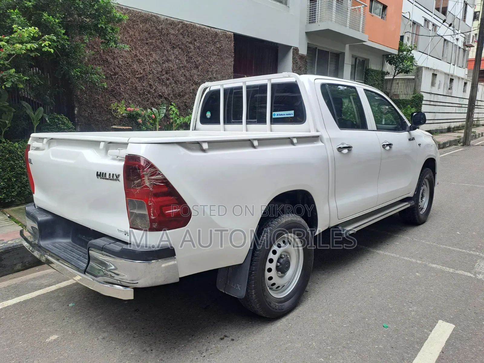 Toyota Hilux 2017 White