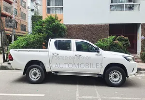 Toyota Hilux 2017 White