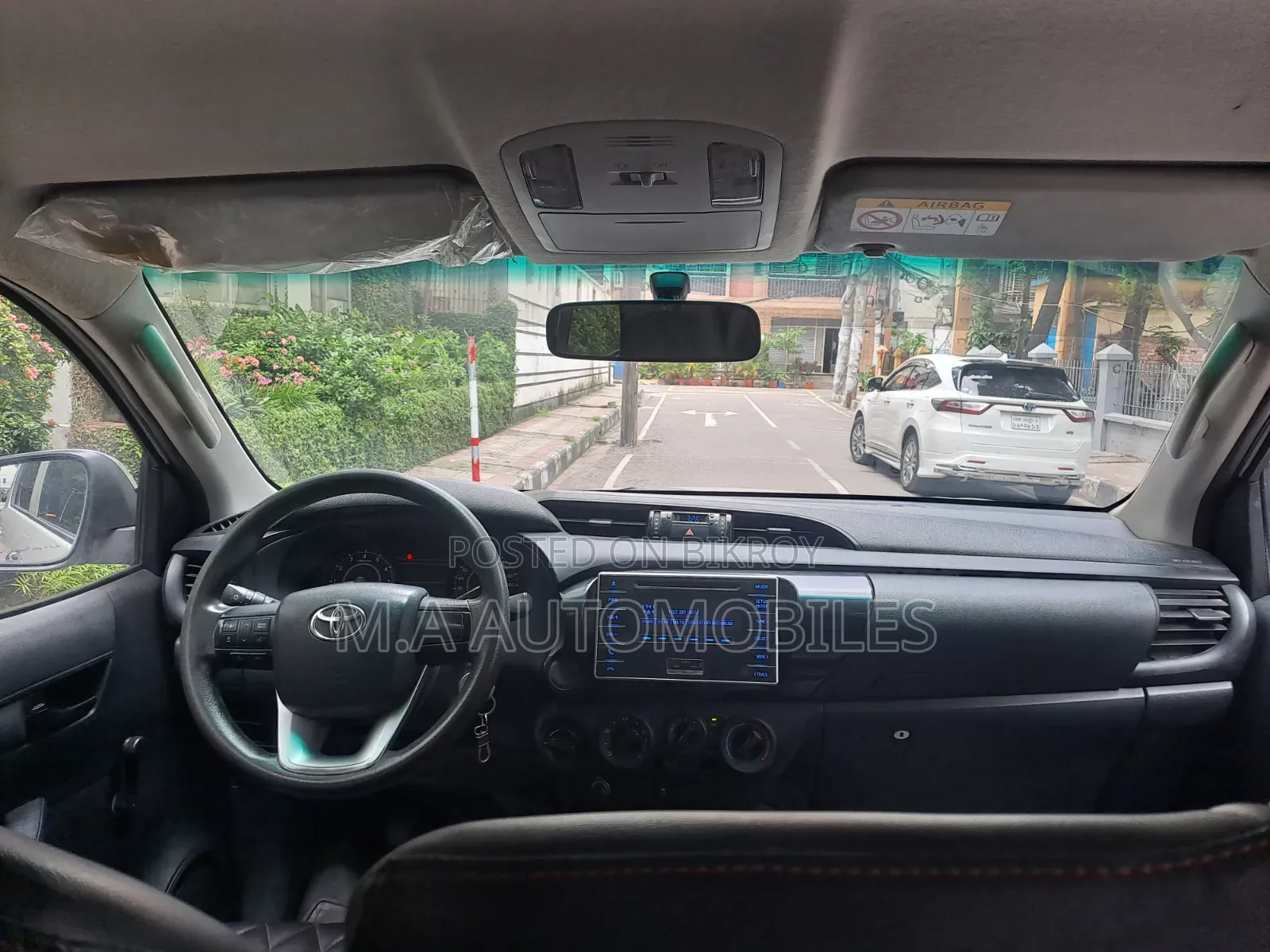Toyota Hilux 2017 White