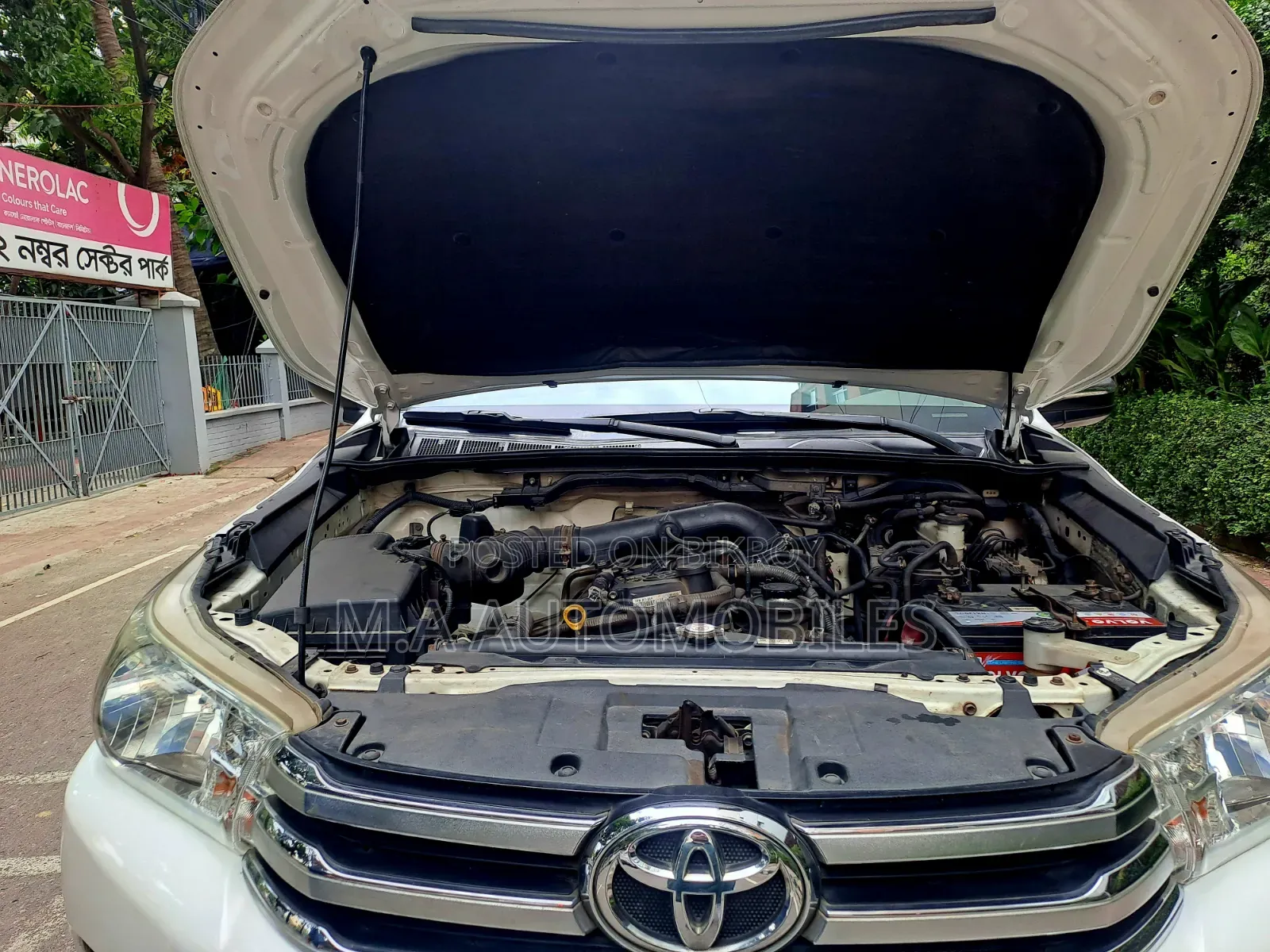 Toyota Hilux 2017 White