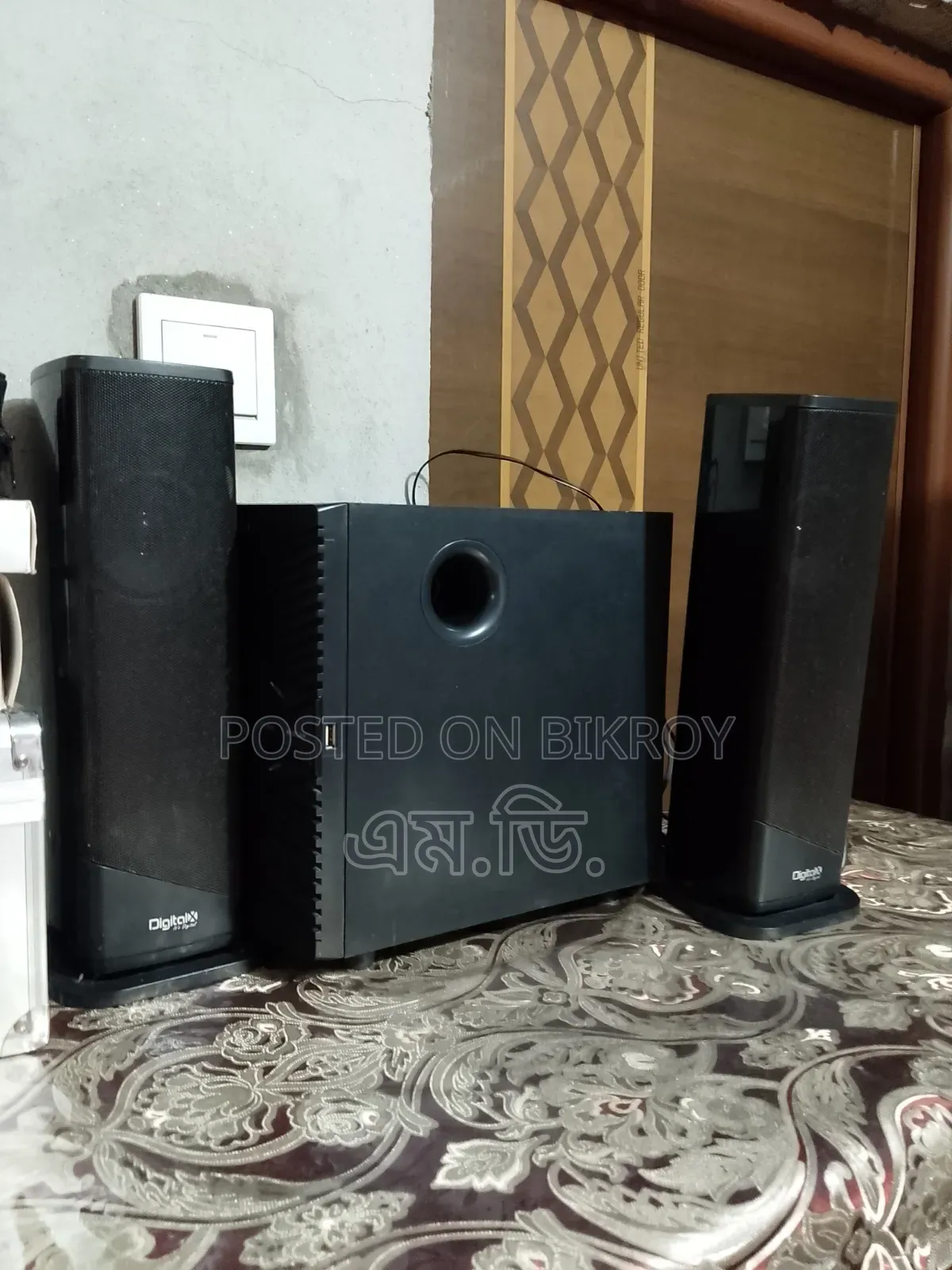 বক্স টি খুবই ভালো ইউজড কন্ডিশন। নো সার্ভিস