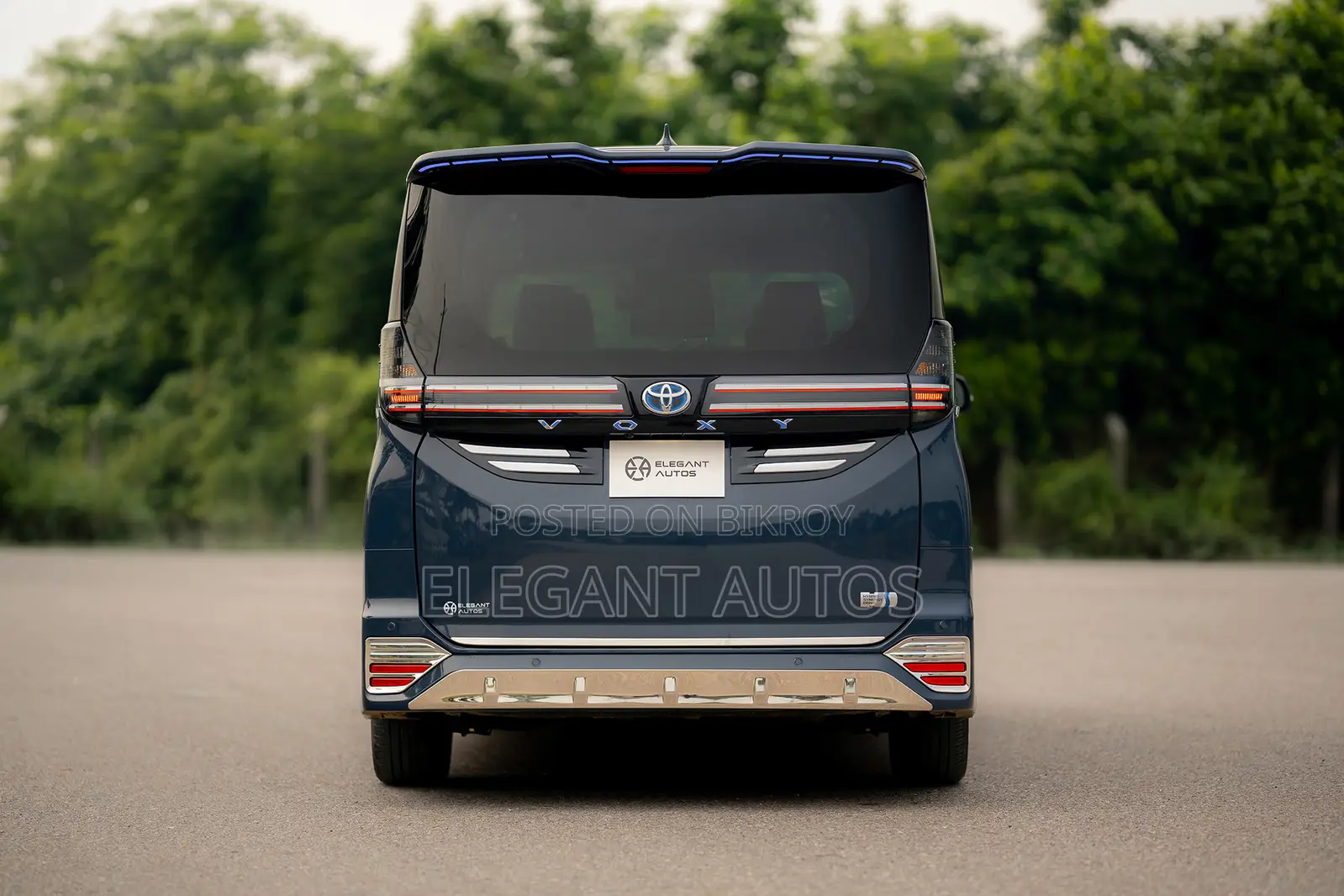Toyota Voxy 2022 Gray