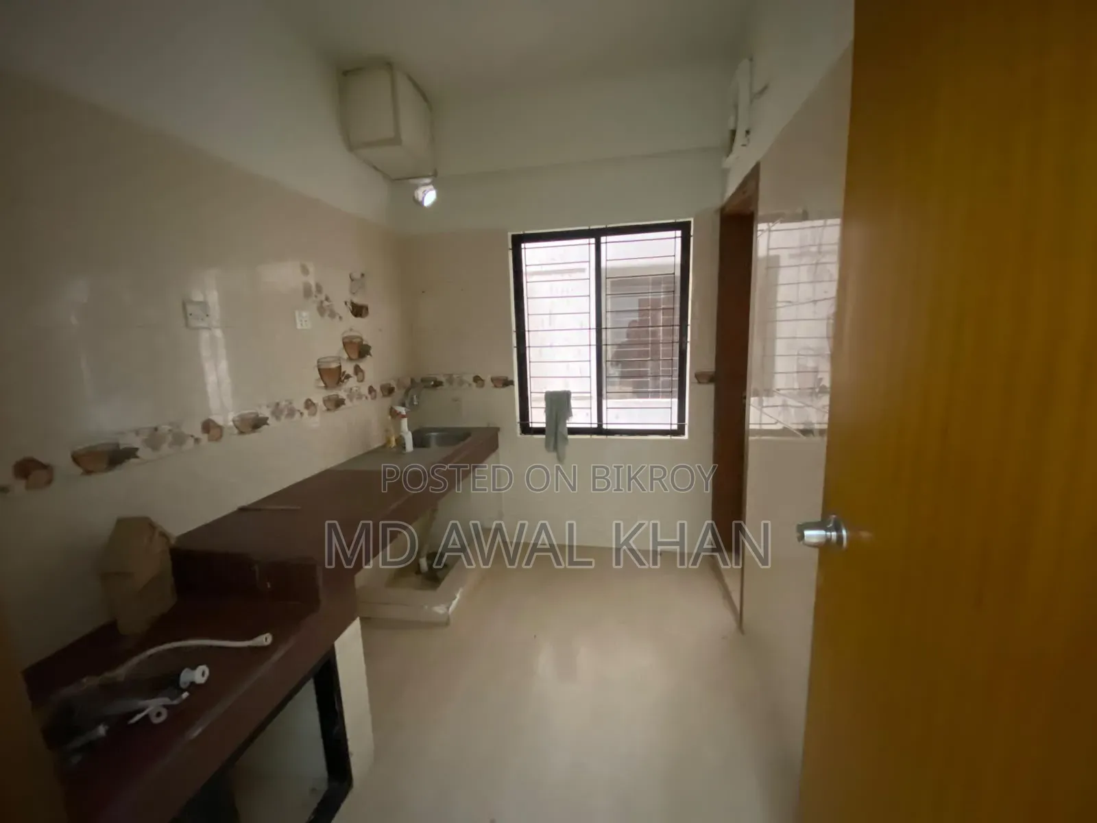 পল্টনে ৩ বেডরুমের অ্যাপার্টমেন্ট বিক্রয়