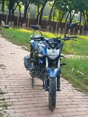 ইয়ামাহা এফজেড ২০২২ নীল