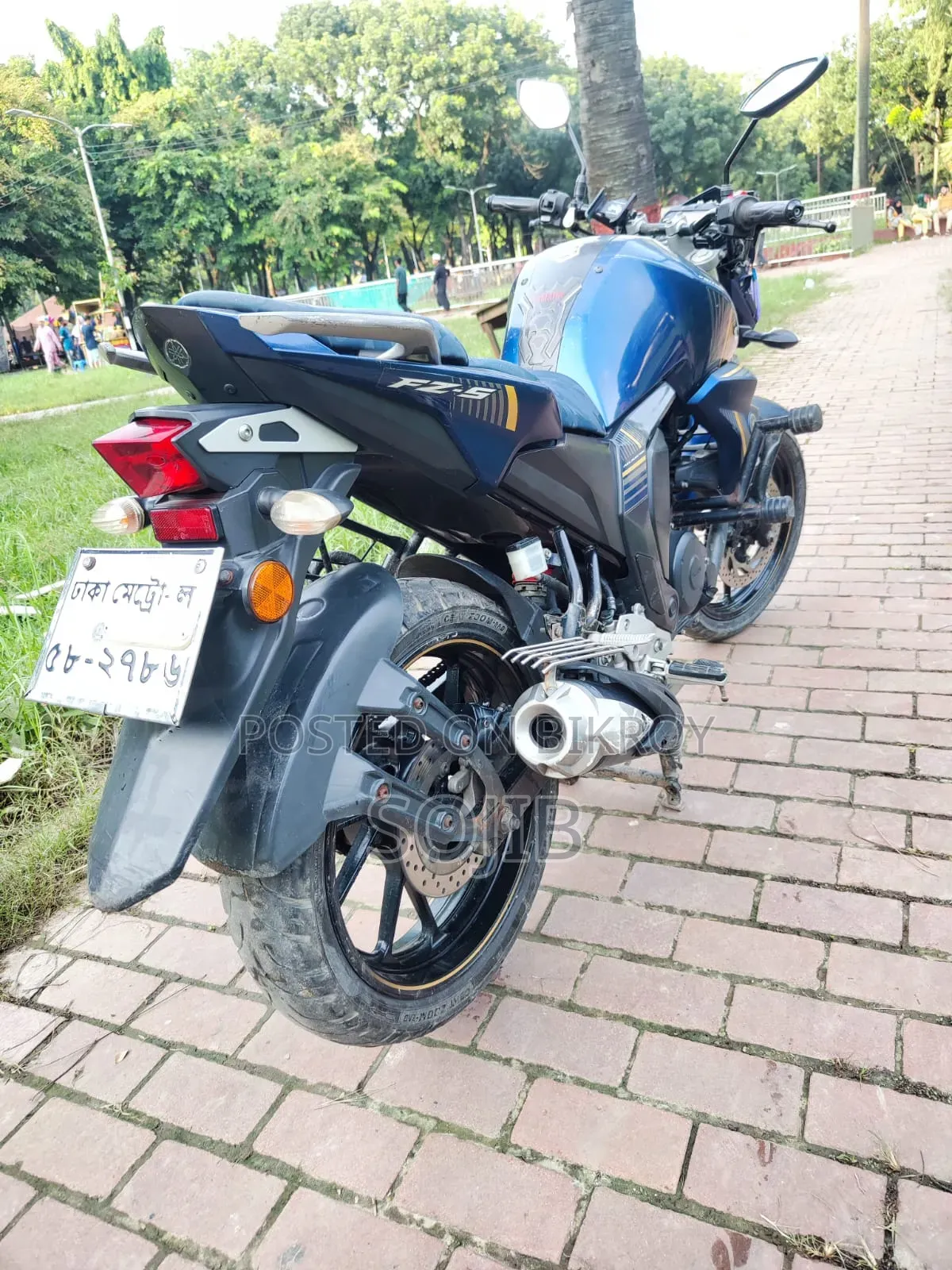 ইয়ামাহা এফজেড ২০২২ নীল