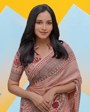 Exclusive Parsha Saree (with matching blouse piece)