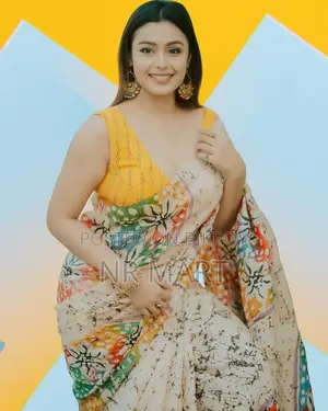 Exclusive Parsha Saree (with matching blouse piece)