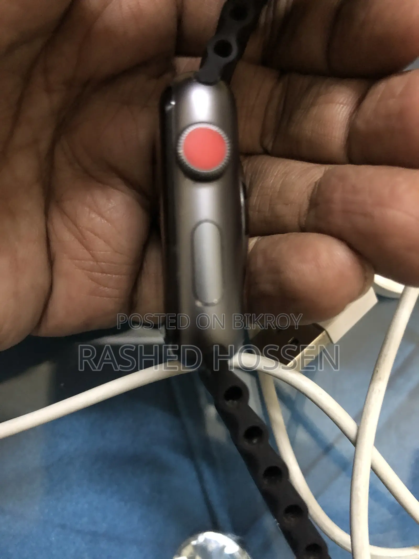 Apple Watch S3 ৪২ মিমি দেখতে নতুনের মতো