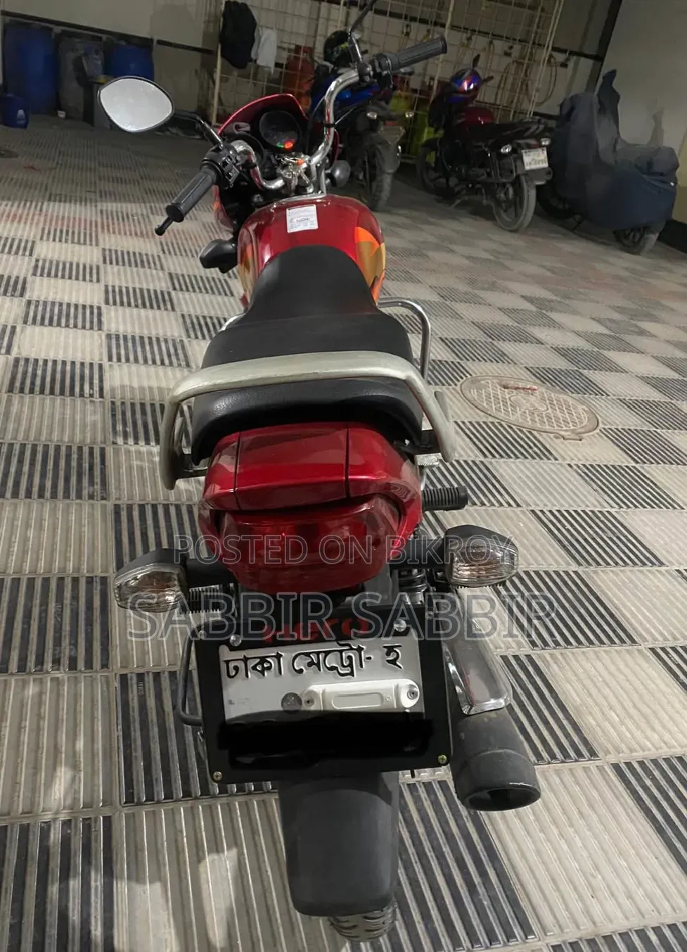 হিরো এইচএফ ডিলাক্স ২০২৪ রেড