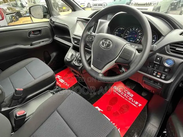Toyota Noah 2021 Black