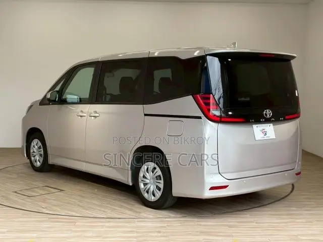 Toyota Noah 2021 Brown