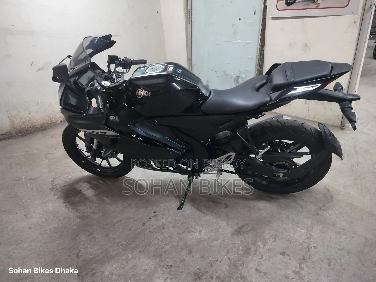 Yamaha R1 2025 Black