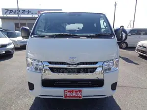 Toyota HiAce 2021 White