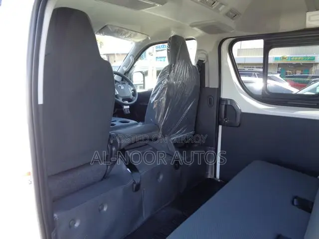 Toyota HiAce 2021 White