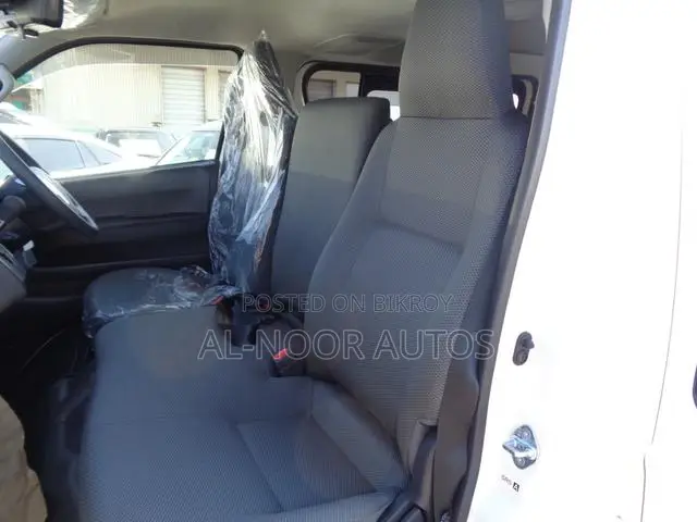 Toyota HiAce 2021 White
