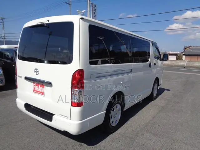 Toyota HiAce 2021 White