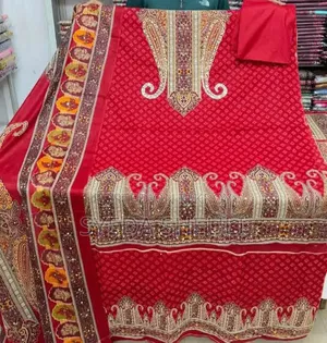 লাহুরি বুটিক ফুল বডিতে ডলারের কাজ করা।