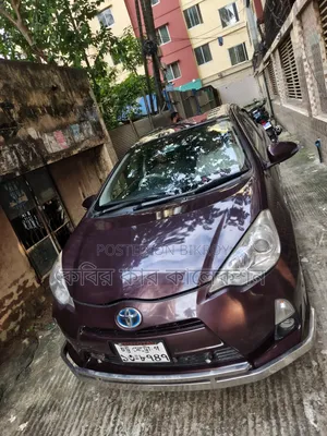 Toyota Aqua 2014 Maroon