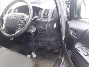 Toyota HiAce 2021 Silver
