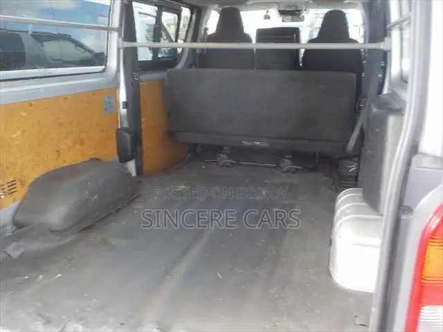 Toyota HiAce 2021 Silver