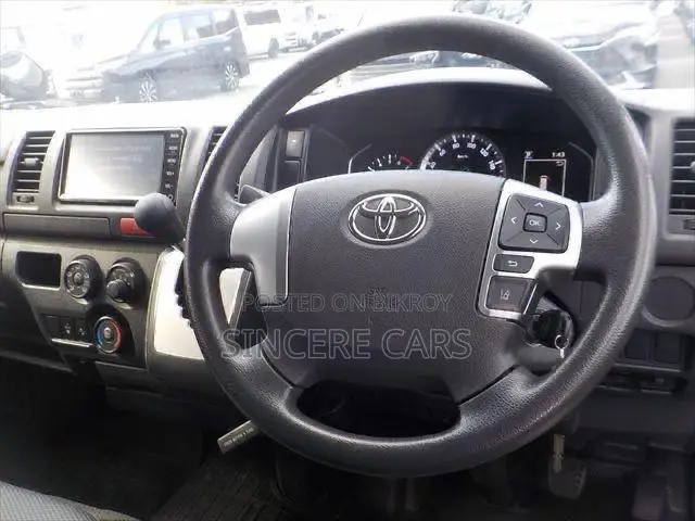Toyota HiAce 2021 Silver