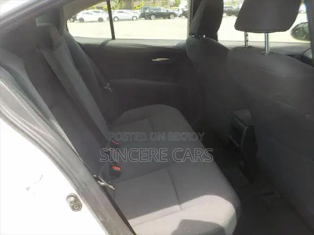 Toyota Corolla 2021 Pearl