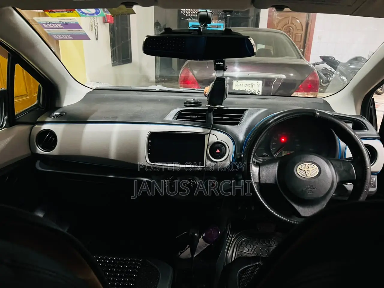 Toyota Vitz 2011 Black