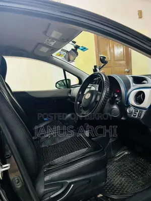 Toyota Vitz 2011 Black