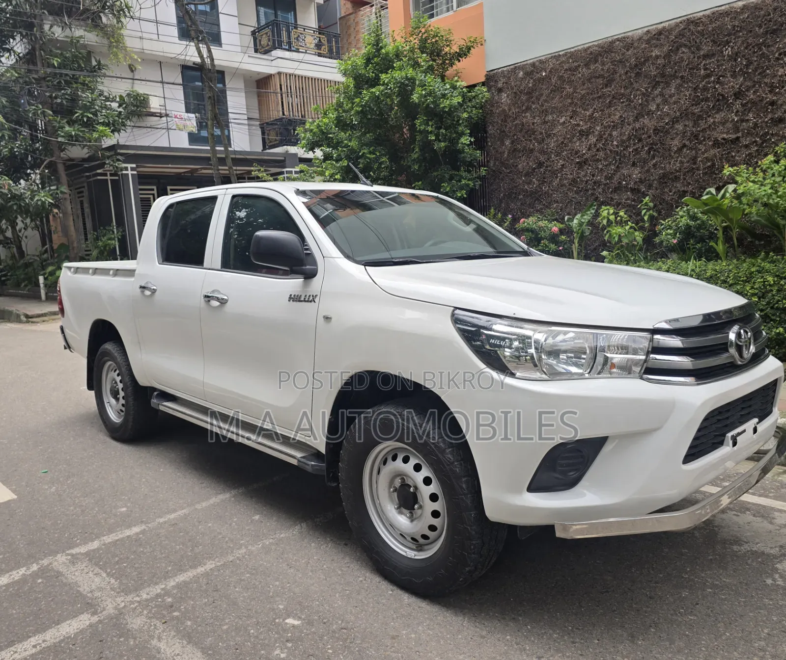 Toyota Hilux 2017 White
