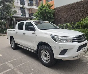 Toyota Hilux 2017 White