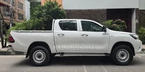 Toyota Hilux 2017 White