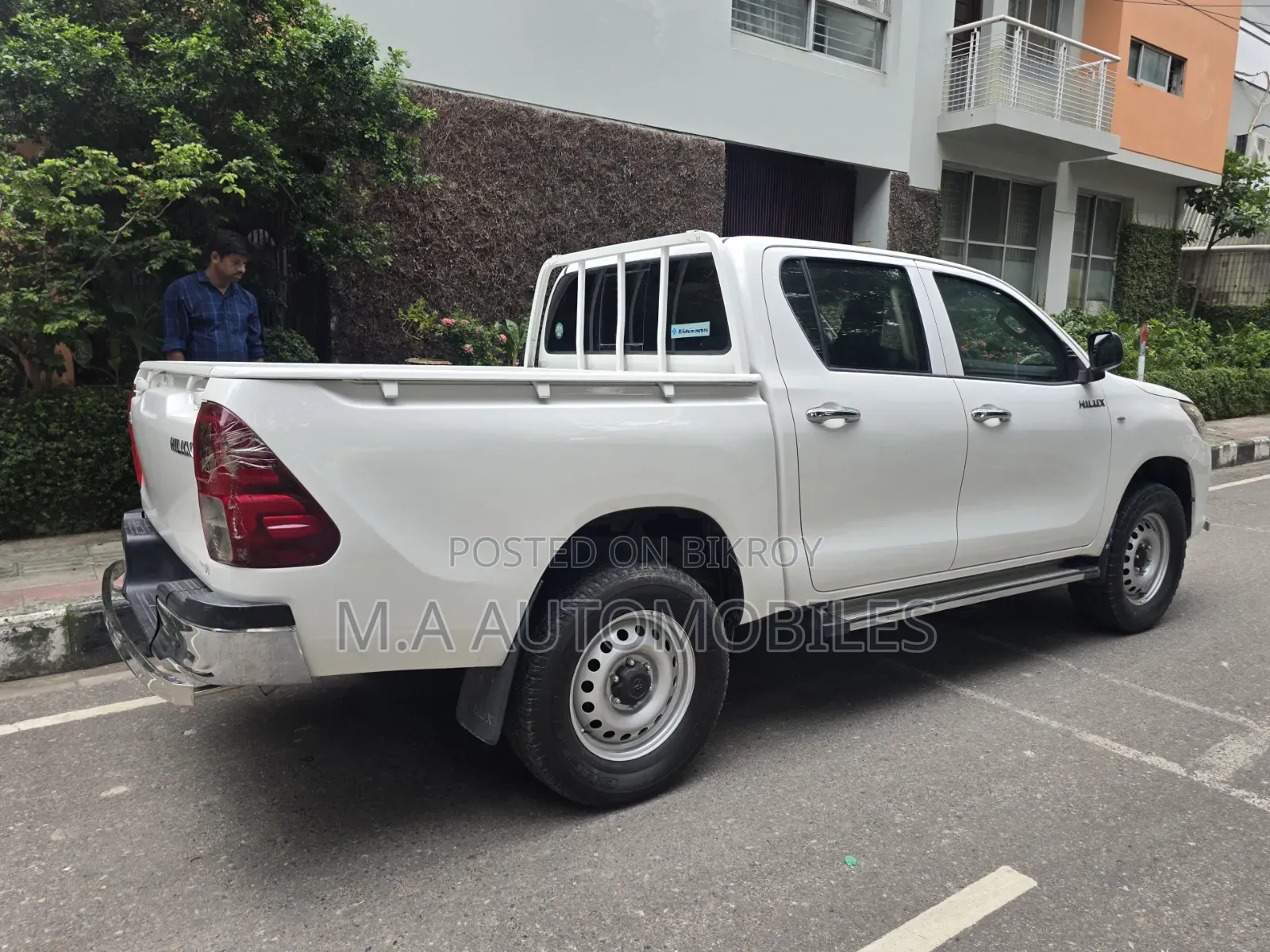 Toyota Hilux 2017 White