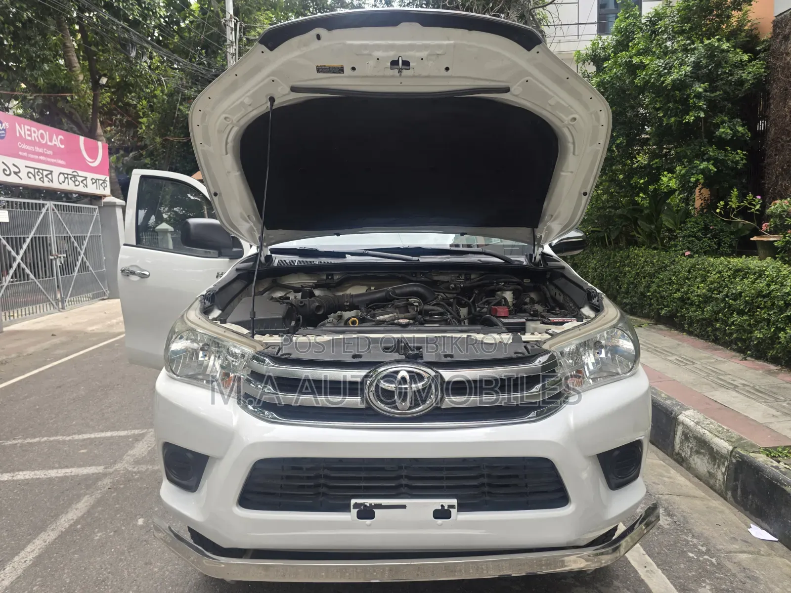 Toyota Hilux 2017 White