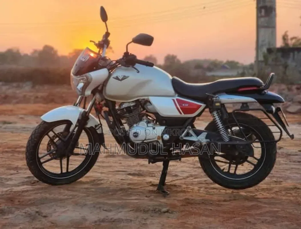 Bajaj V15 2018 White