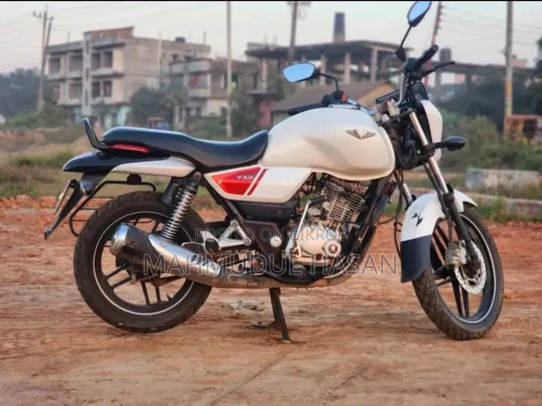 Bajaj V15 2018 White