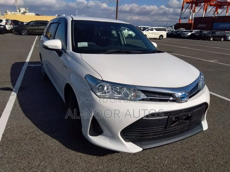 Toyota Corolla Fielder 2021 White