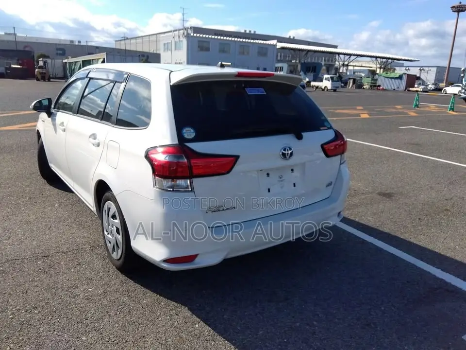 Toyota Corolla Fielder 2021 White