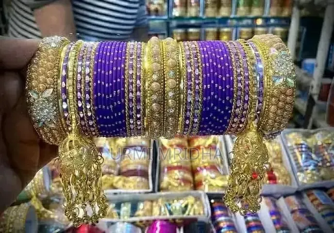 ময়ূর ডিজাইনের ব্রাইডাল চুড়ি