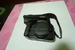 Canon Eos 700d Whit 55-250 Zoom Lence