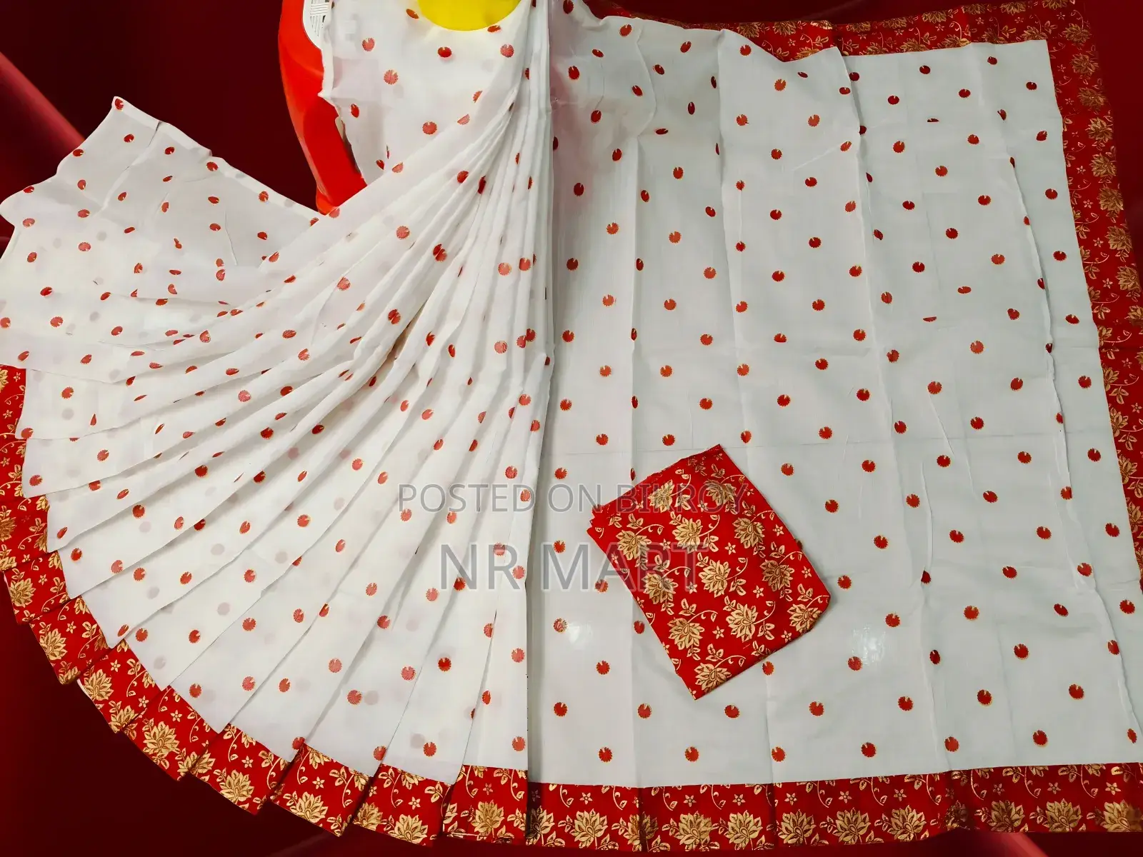 প্রিমিয়াম রেশম সিল্ক শাড়ি (ম্যাচিং ব্লাউজ পিসসহ)
