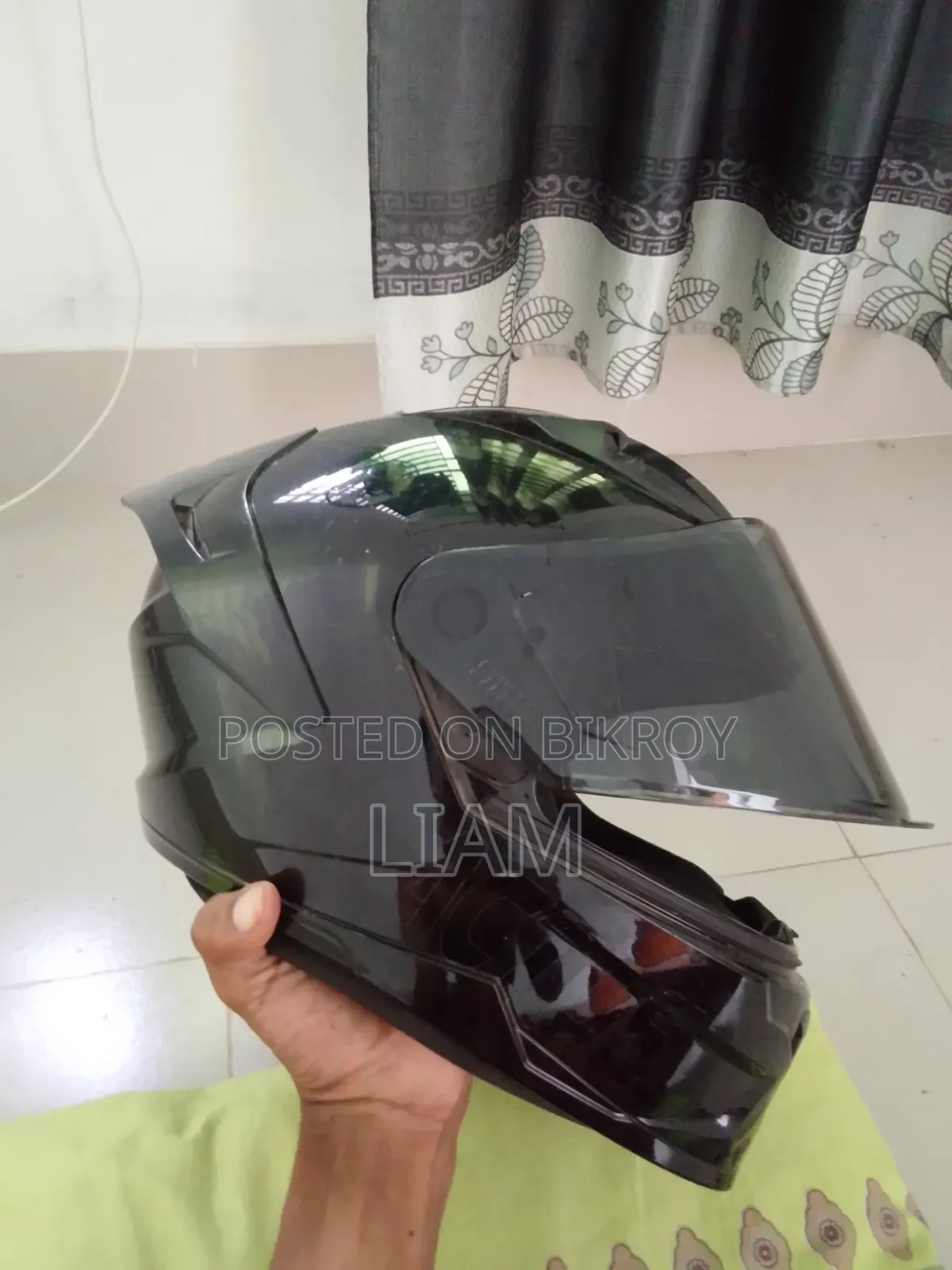 Studds Glossy Black