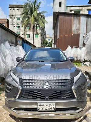 নতুন মিতসুবিশি একলিপস ক্রস ২০২২ ধূসর