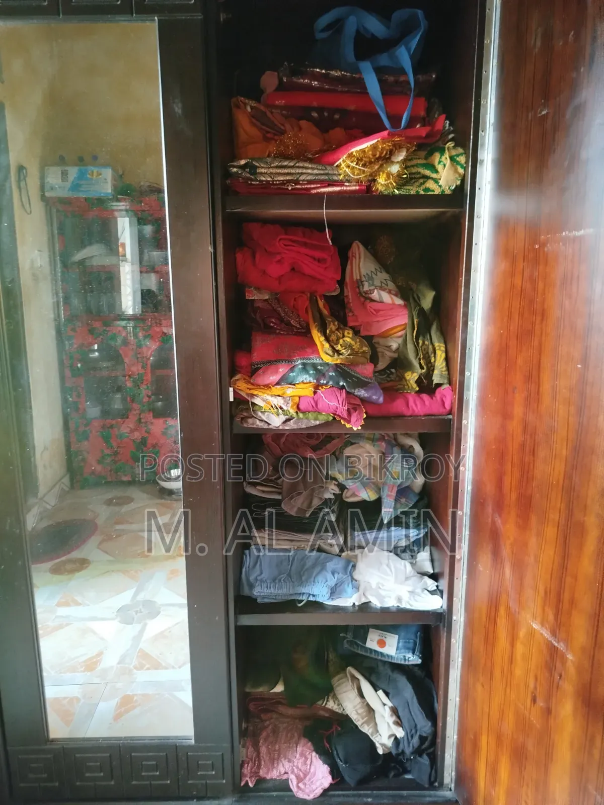 Partex Black Colored Wardrobe or Almirah (Closet).