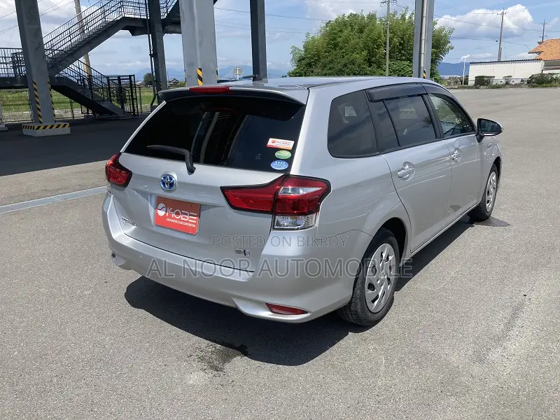 Toyota Corolla Fielder 2021 Silver