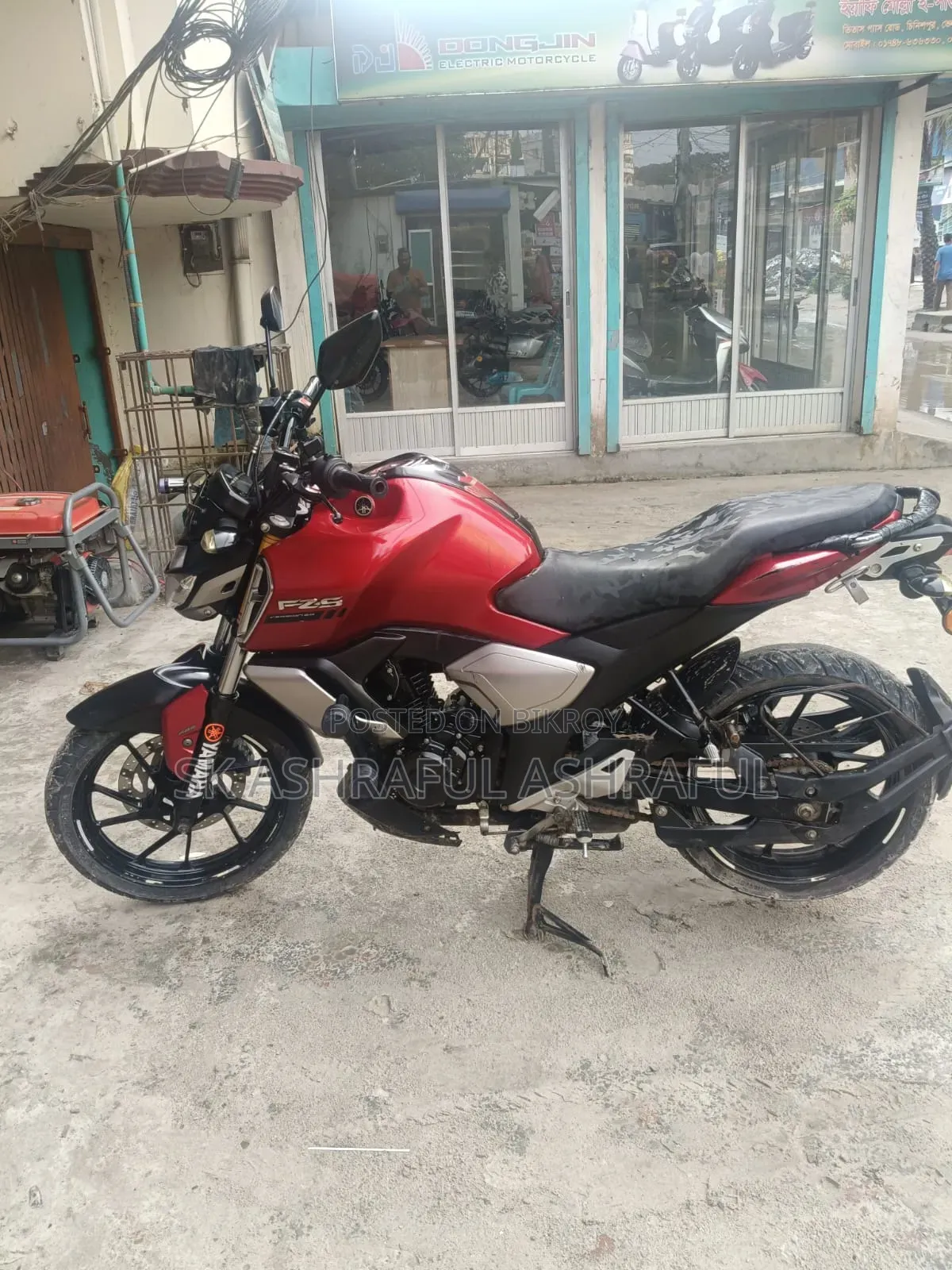 Yamaha FZS V3 2022 Red