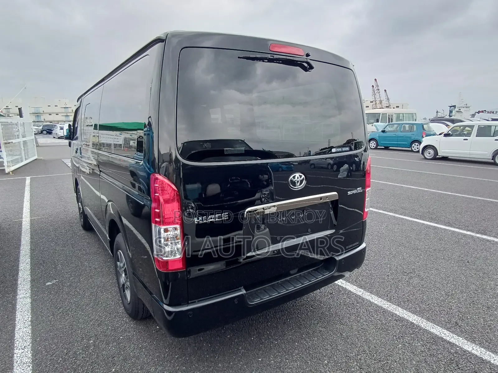 Toyota HiAce 2023 Black