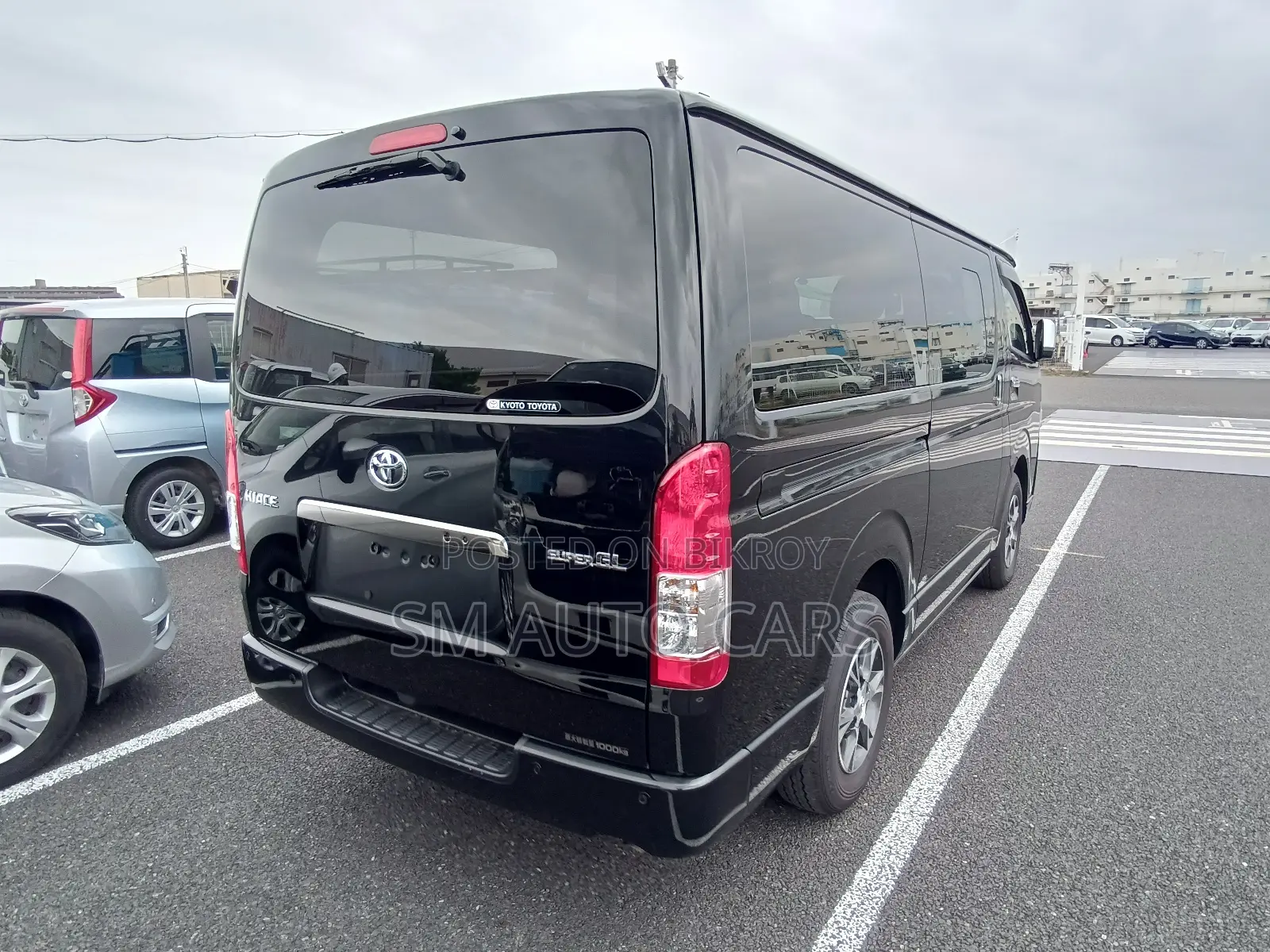 Toyota HiAce 2023 Black